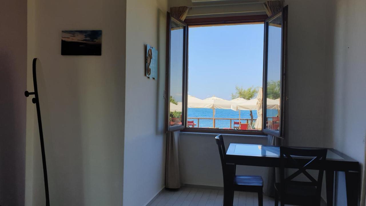 Cala Dei Mori Aparthotel Ливорно Екстериор снимка