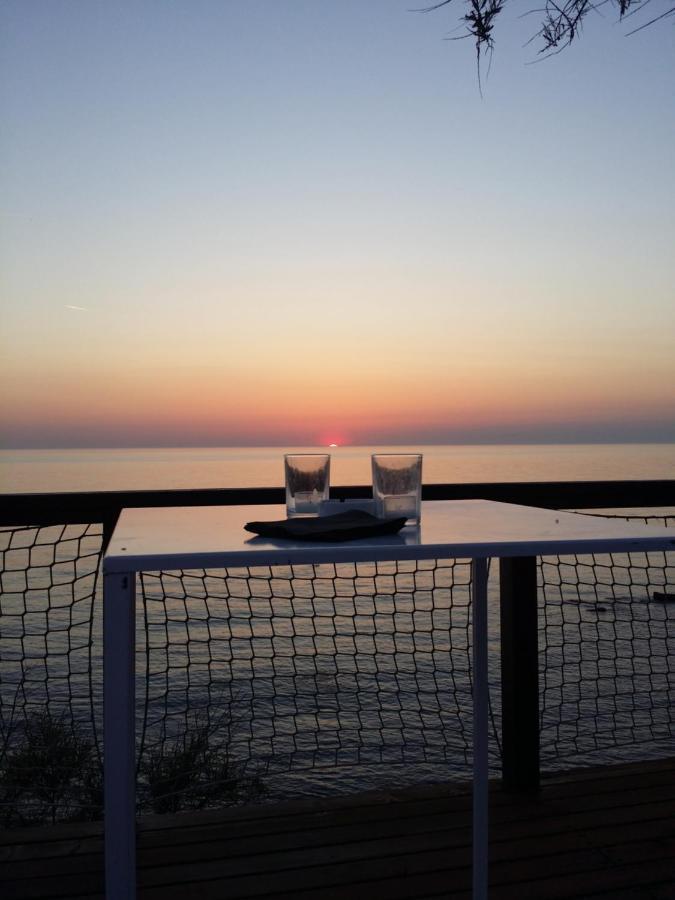 Cala Dei Mori Aparthotel Ливорно Екстериор снимка