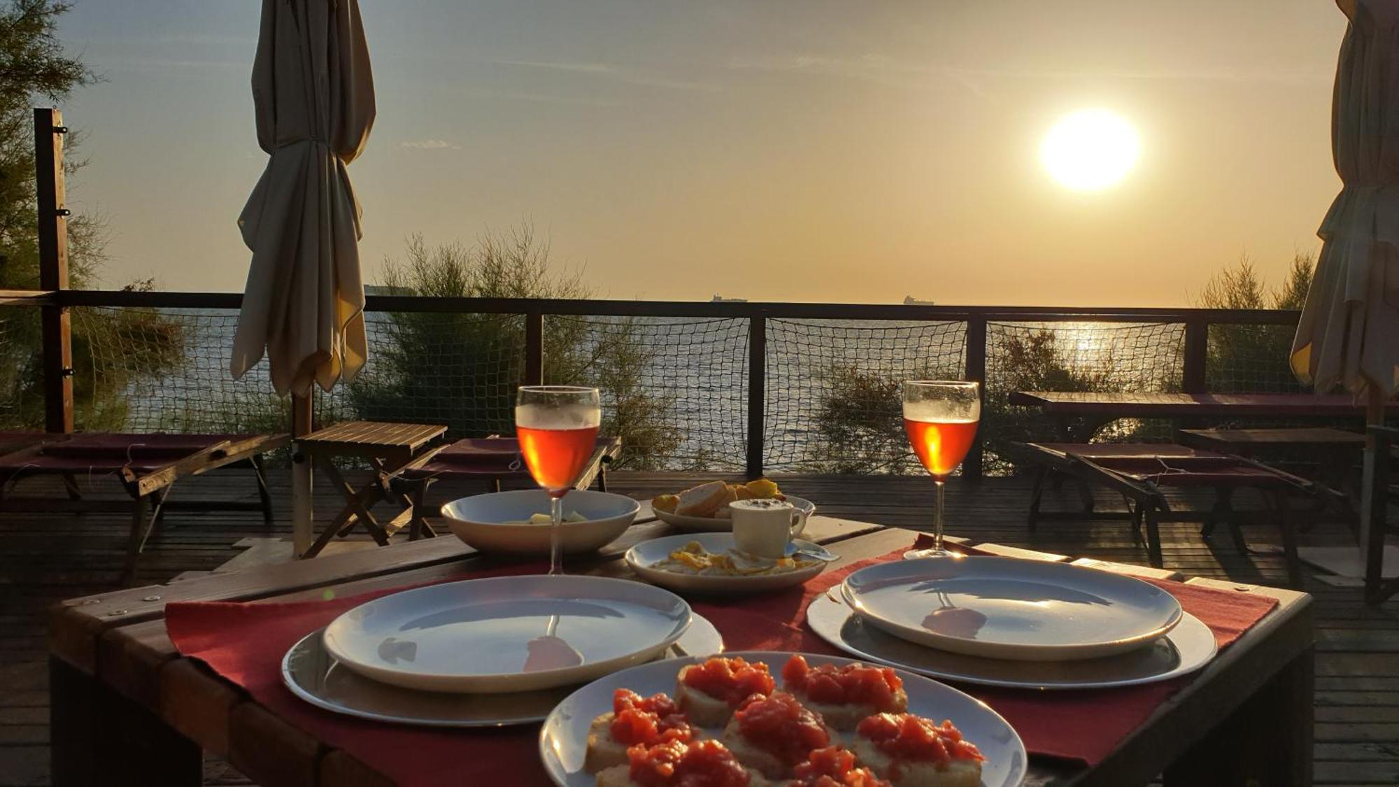 Cala Dei Mori Aparthotel Ливорно Екстериор снимка