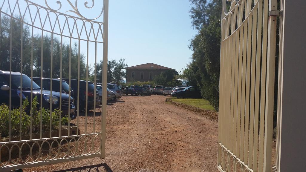 Cala Dei Mori Aparthotel Ливорно Екстериор снимка